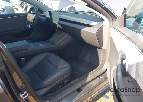 2025 Tesla Model 3 z USA, uszkodzony, nr VIN 5YJ3E1EA2SF876935